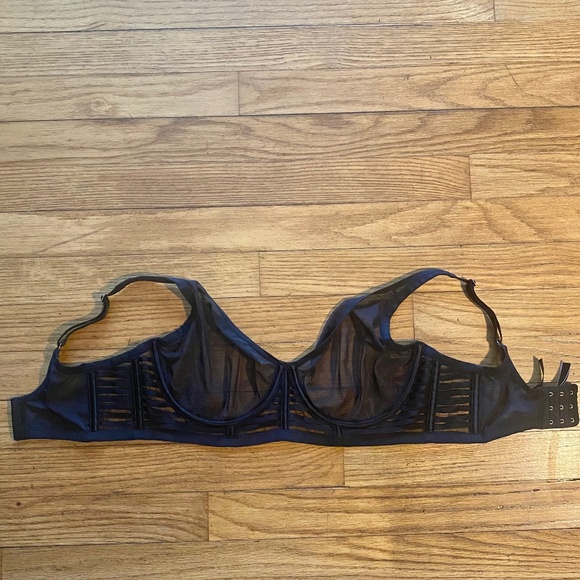 Victoria’s Secret Luxe Lingerie Black Plunge Mesh Bra, SZ 36DD - Picture 4 of 7
